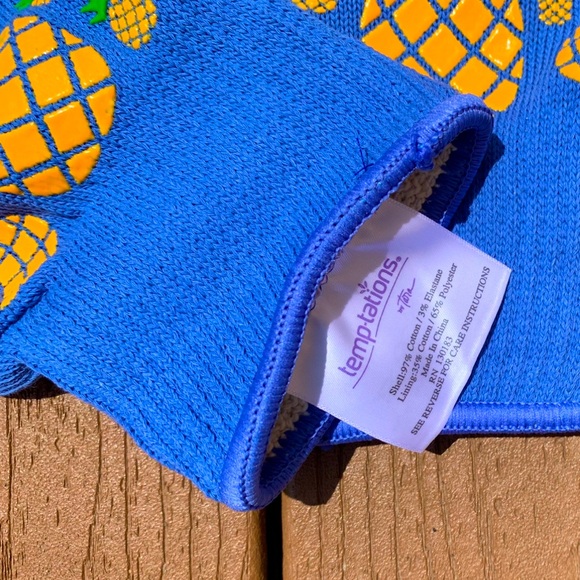🆕TARA TESHER TEMPTATIONS OVEN GLOVES “PINEAPPLES” SIZE SMALL/MED NWTS! - Picture 3 of 3